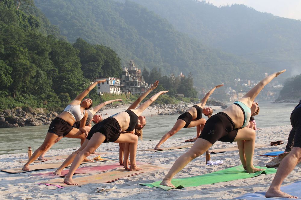 Rishikesh Retreat: 200-Hour Yoga Teacher Training Expedition